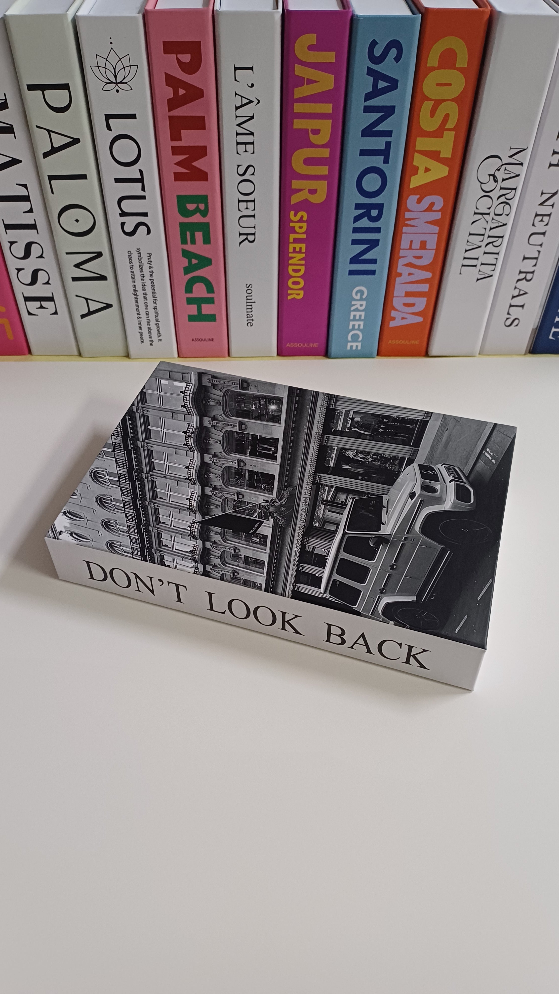 623 DON'T LOOK BACK dekoratif kitap kutusu