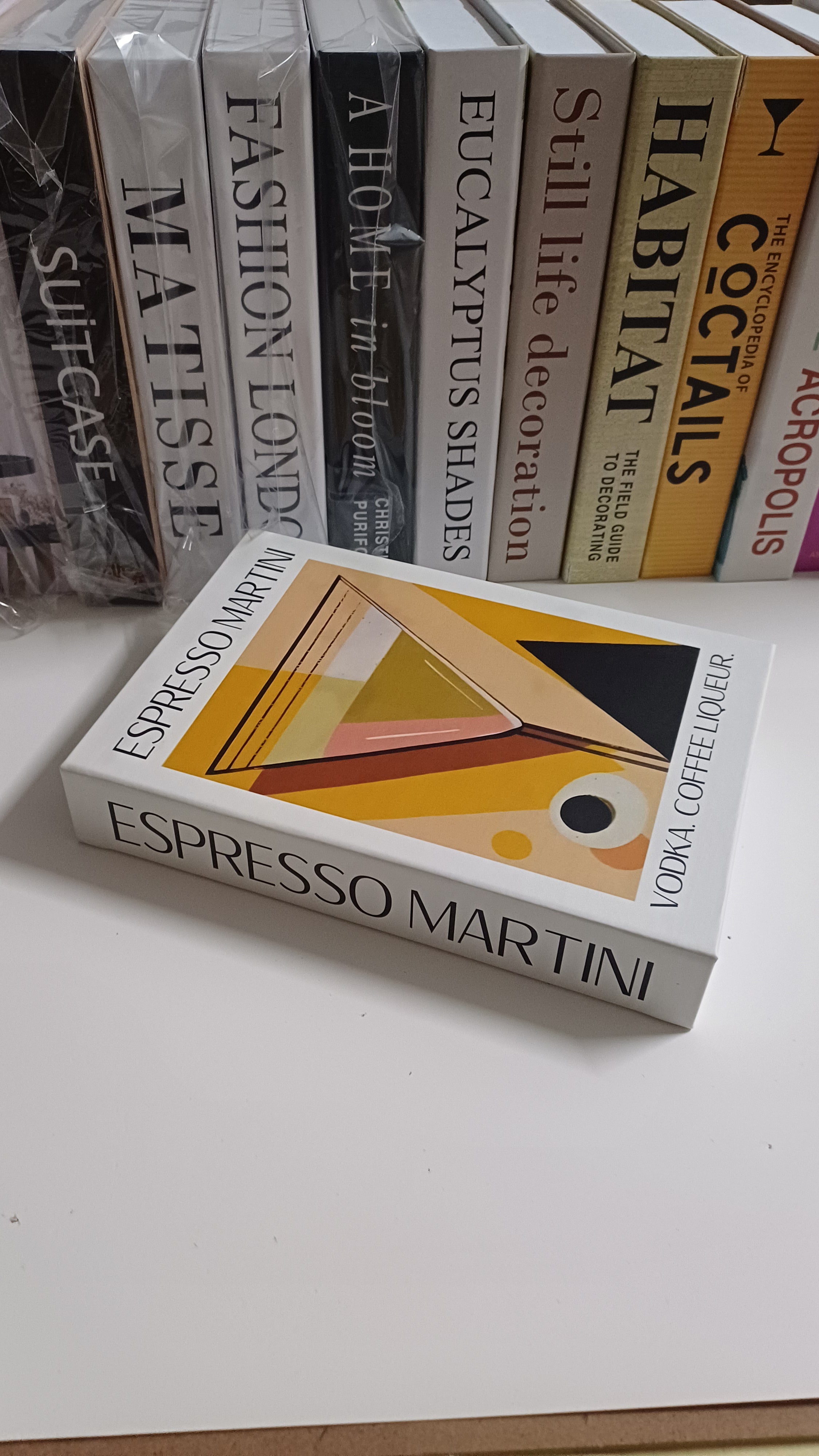 577 ESPRESSO MARTINI dekoratif kitap kutusu