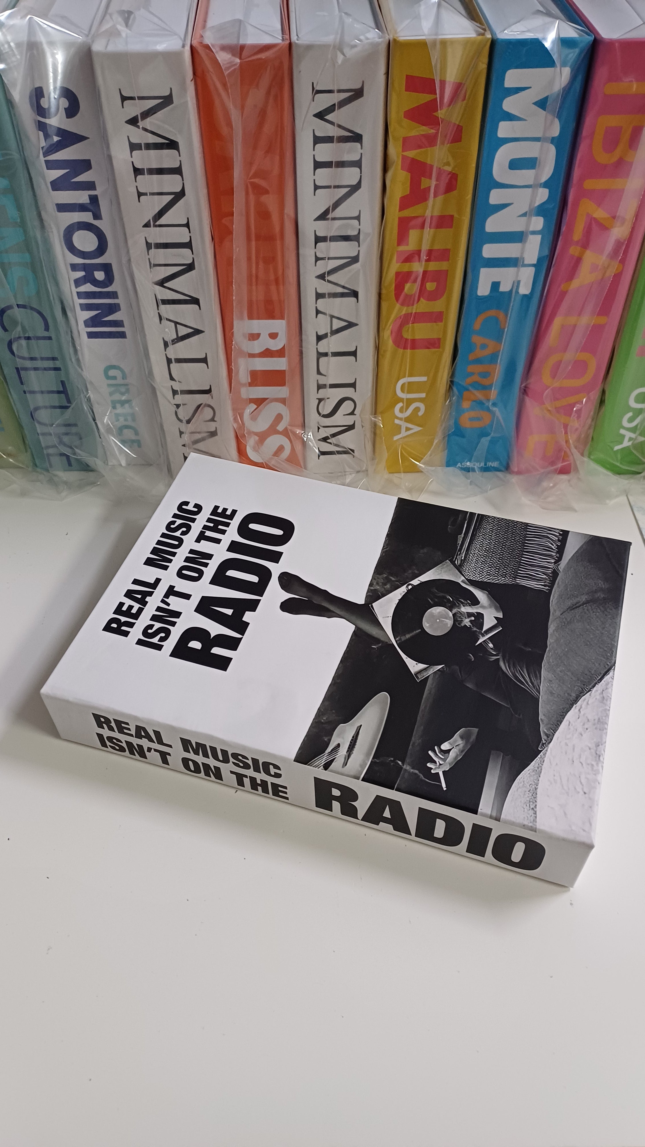 605 RADIO LOVE dekoratif kitap kutusu